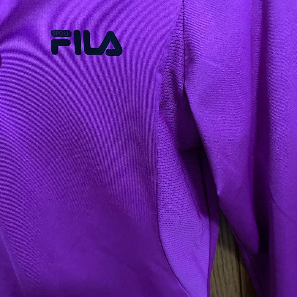 5/$25 Fils Long Sleeve - Picture 3 of 4